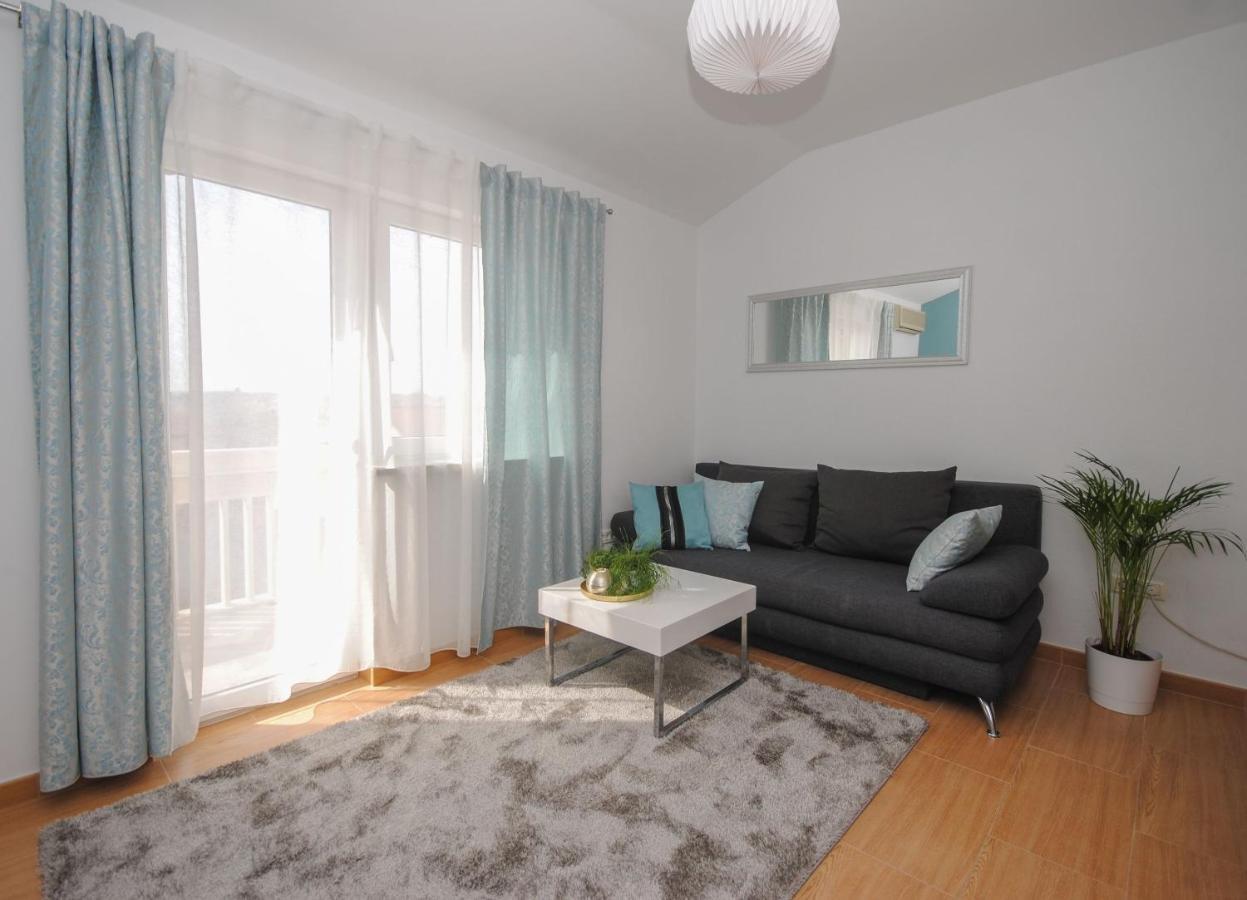 Apartment Tina Podstrana Extérieur photo